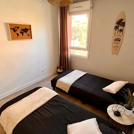 Appartement 2 Chambres Dans Residence Avec Piscine Et Parking La Ciotat Exterior foto
