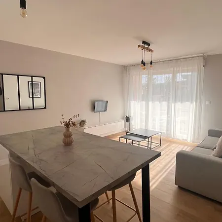 Appartement 2 Chambres Dans Residence Avec Piscine Et Parking La Ciotat Exterior foto