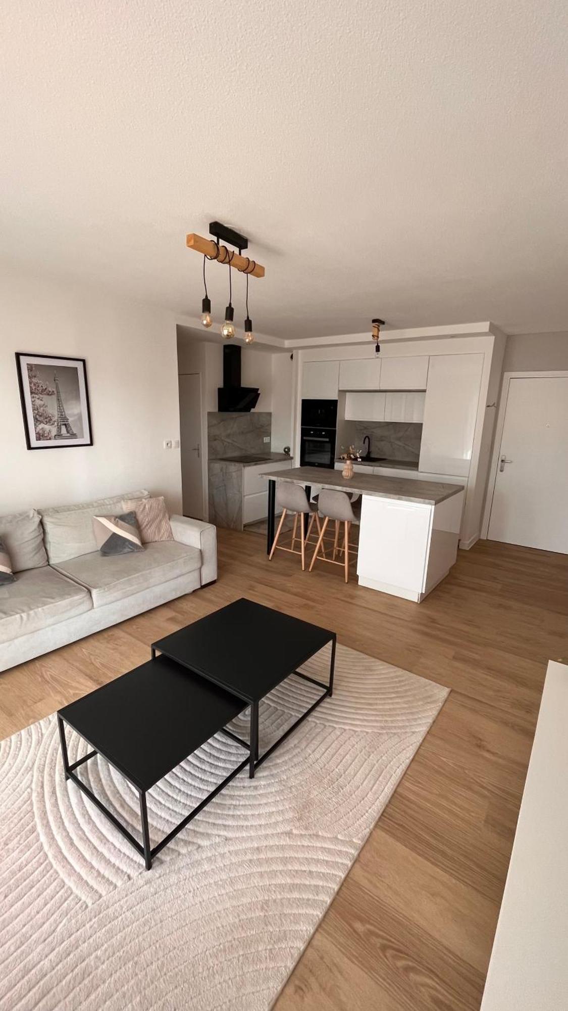 Apartment 2 Dans Avec Piscine Et Parking La Ciotat